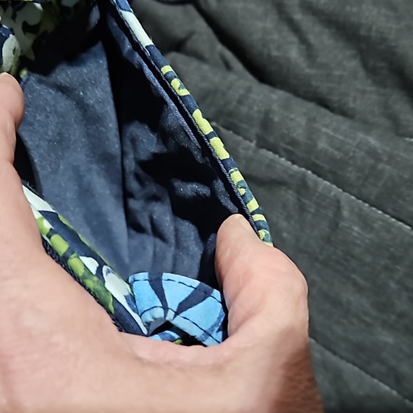 Vera Bradley Crossbody 8inx6in Teal,white,dark blue & green - Picture 9 of 13